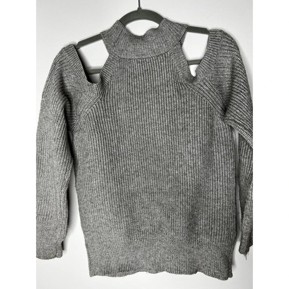 ASTR The Label Sweater Small Grey Cold Shoulder Mock Neck Ribbed Versatile Chic